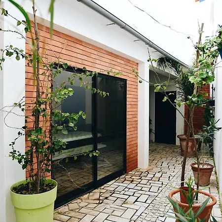 2 Bedrooms At 100 M Away From The Beach With Enclosed Garden And Wifi Lägenhet