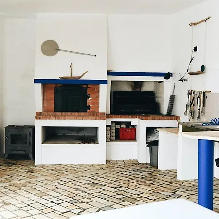 2 Bedrooms At 100 M Away From The Beach With Enclosed Garden And Wifi Pataias
